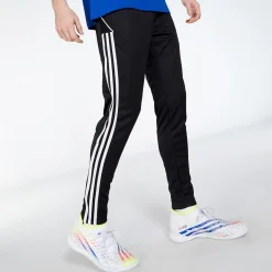 adidas Tiro 23