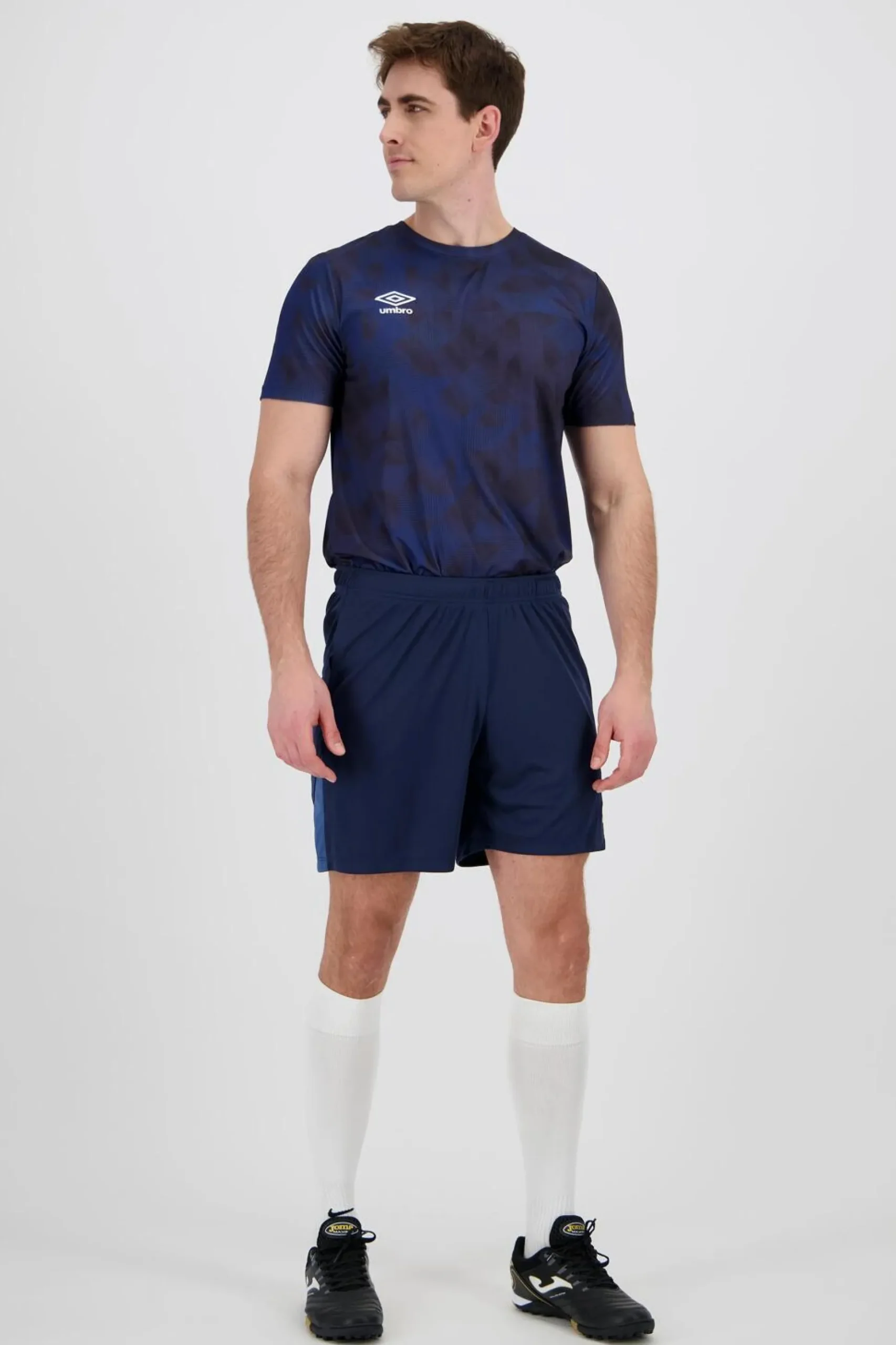 Calções Umbro Basic