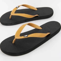 Chinelo Montevita Praiam2
