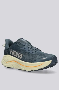 Hoka Challenger 8