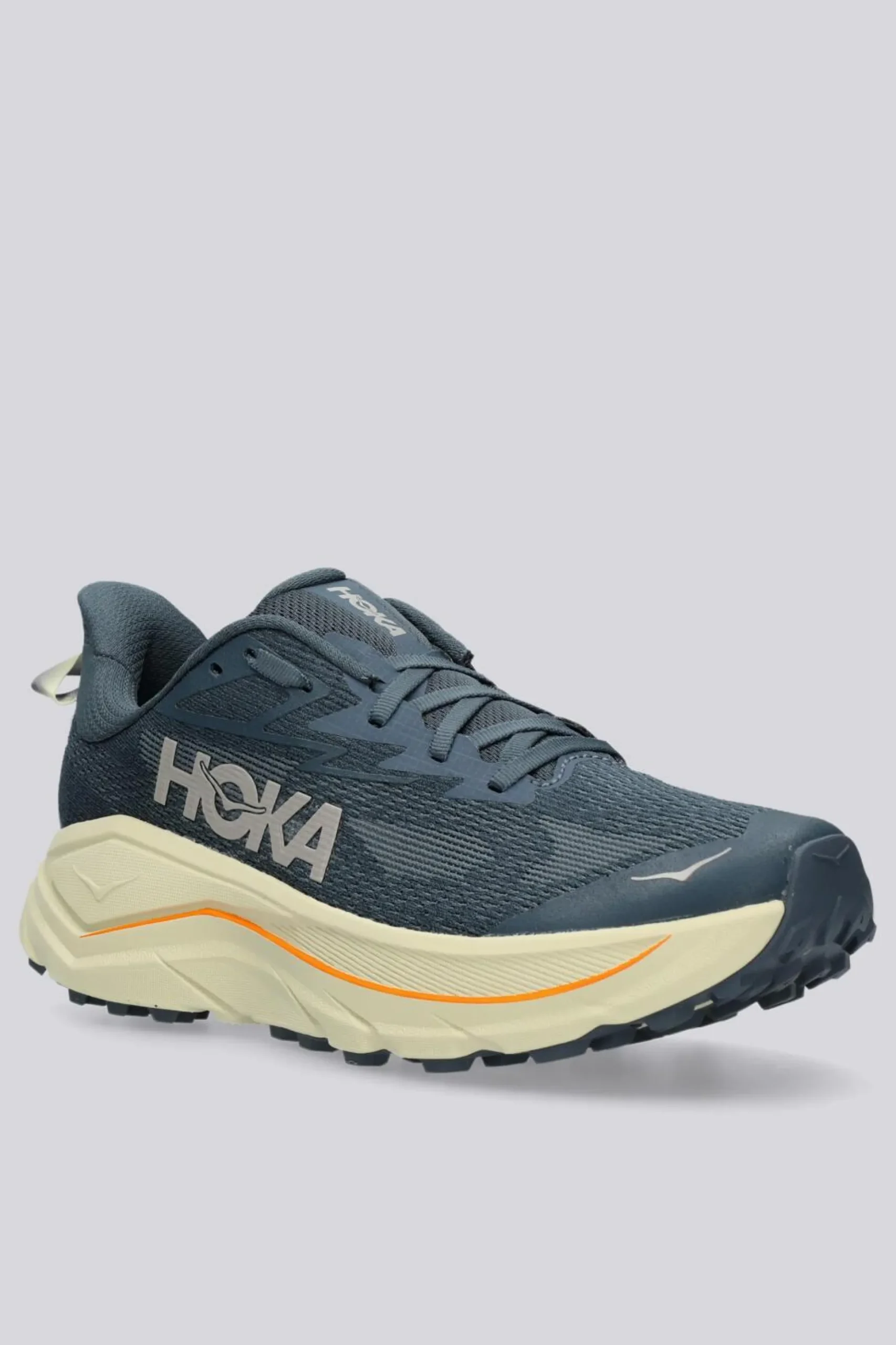 Hoka Challenger 8