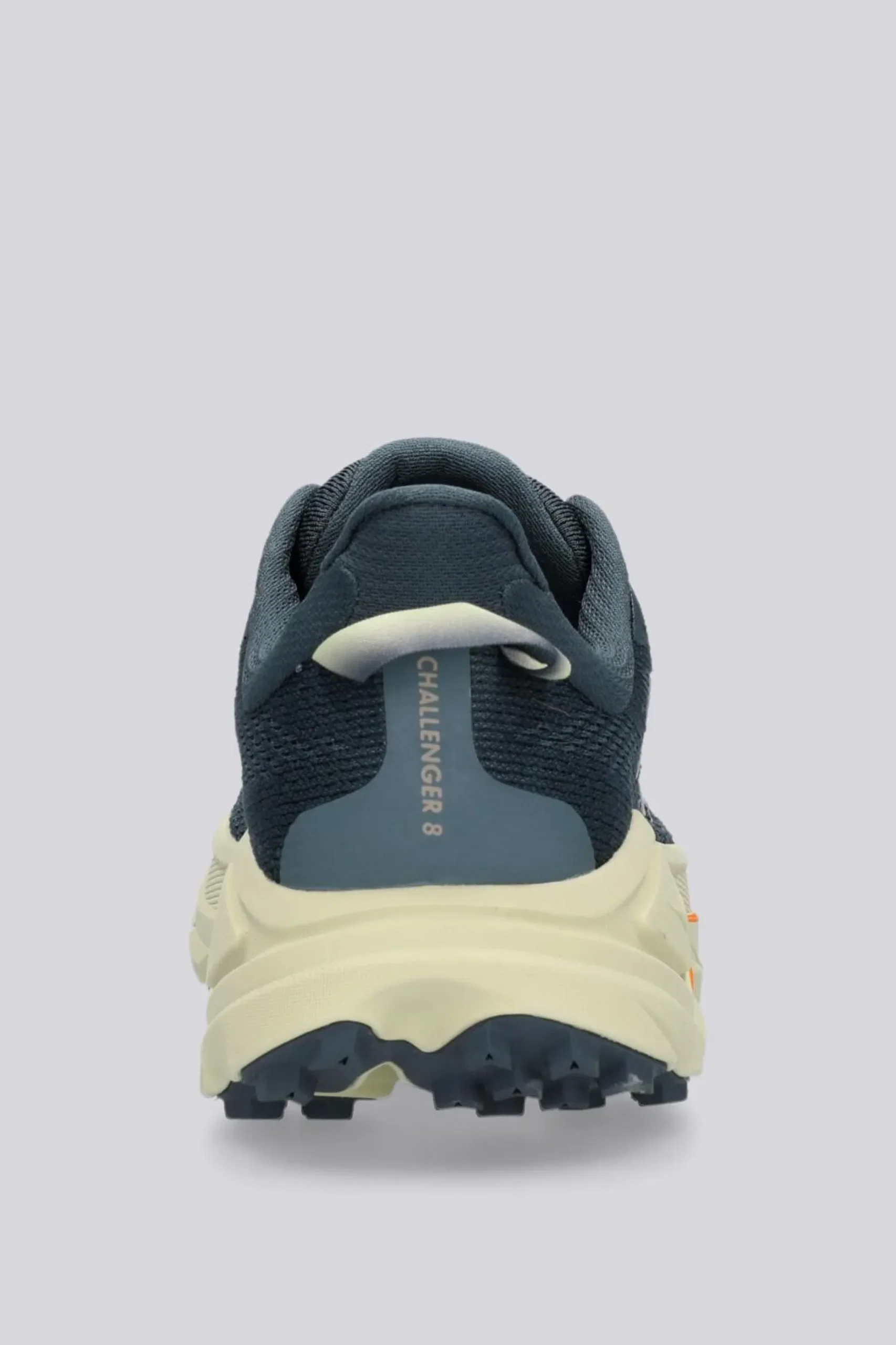 Hoka Challenger 8
